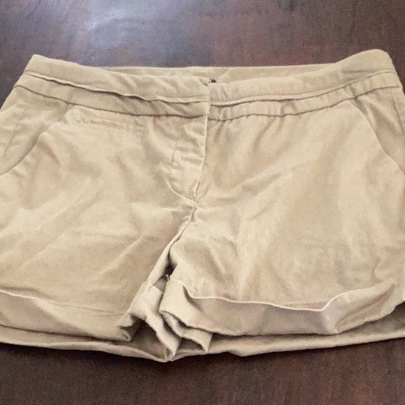 Express Tan Cargo Shorts Relaxed Fit - Picture 2 of 7